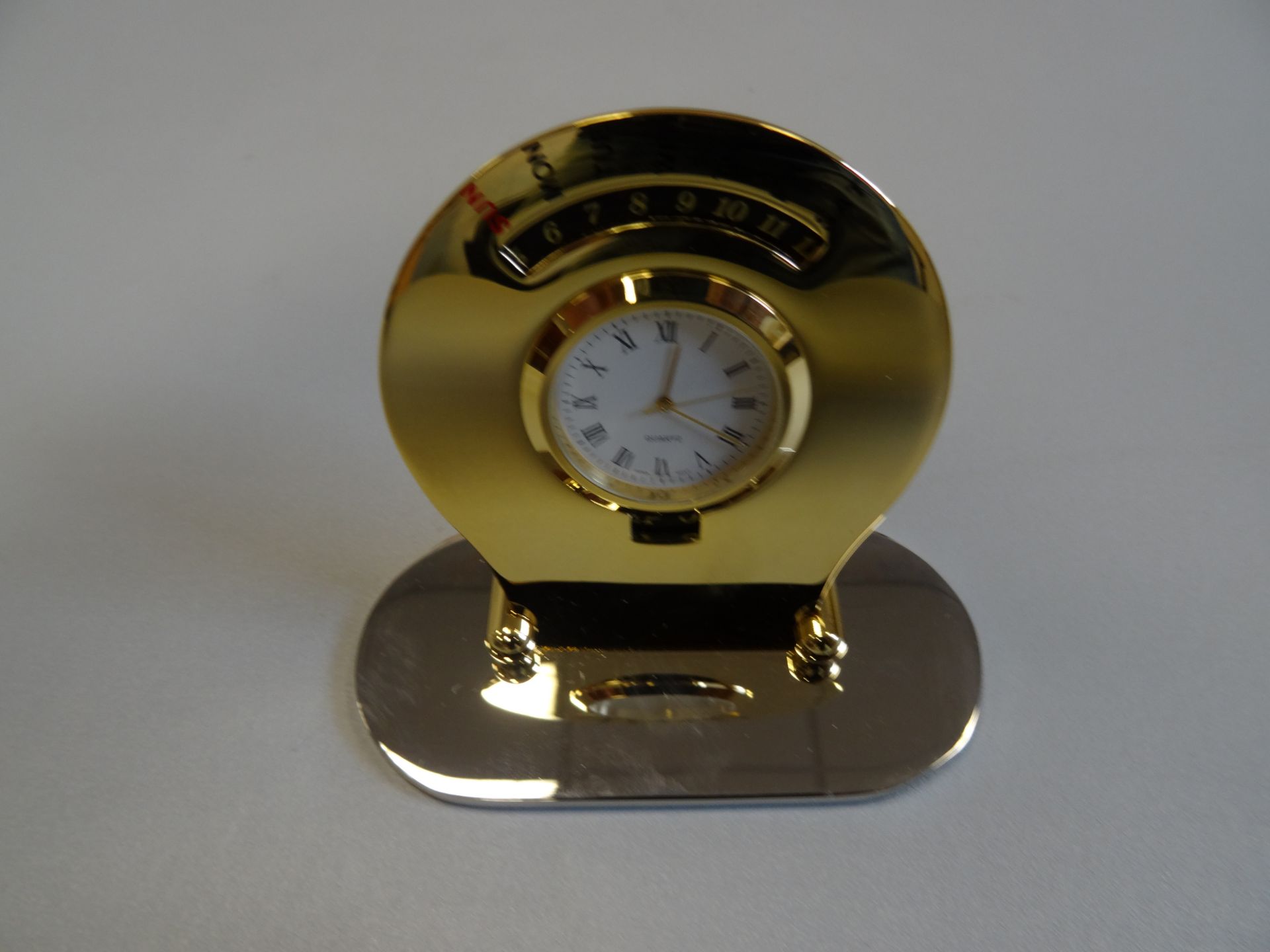 Brass effect desk top quartz date and calender clock x 30 Units - Image 2 of 7