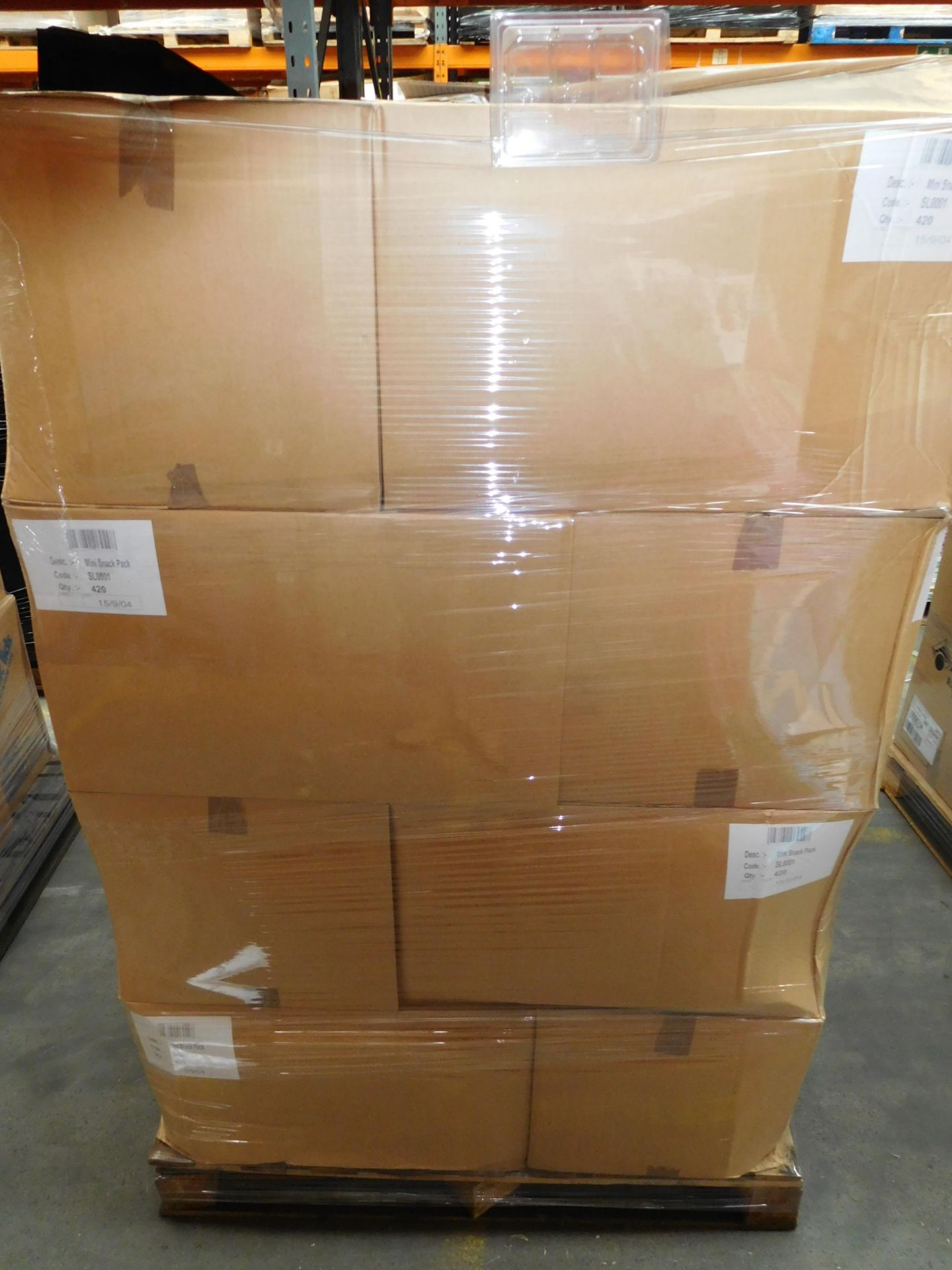 PALLET (C3) TO CONTAIN APPROX 8,400 x MINI SNACK PACK BOXES. BRAND NEW STOCK. VERY HIGH RETAIL - Image 2 of 2