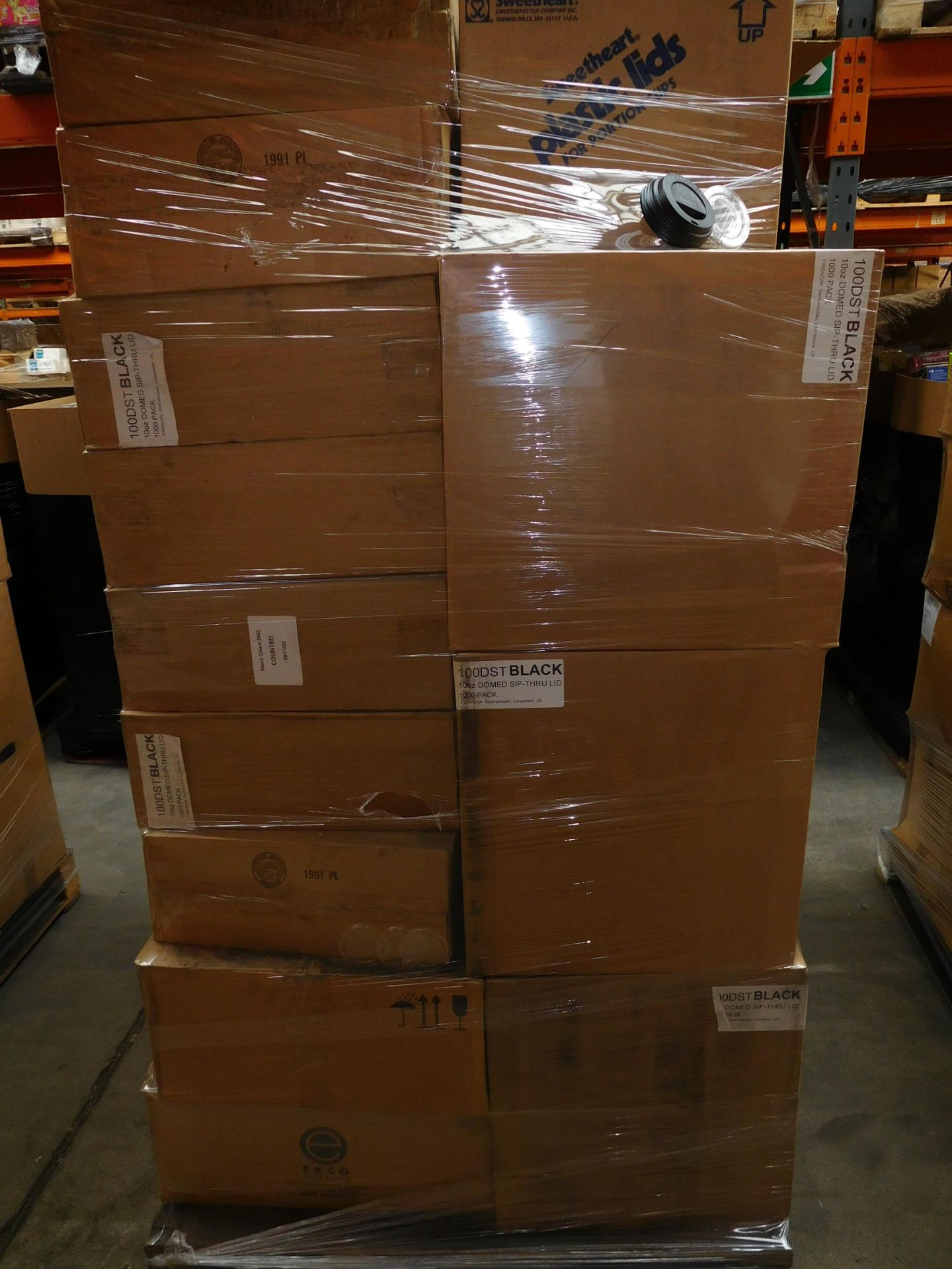 PALLET (C4) TO CONTAIN APPROX 15,000 x 10oz DOMED SIP THROUGH LIDS & 37,500 x PLASTIC LIDS FOR - Image 2 of 2