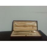 Antique gold fountain pen and pencil stamped 18 ct.