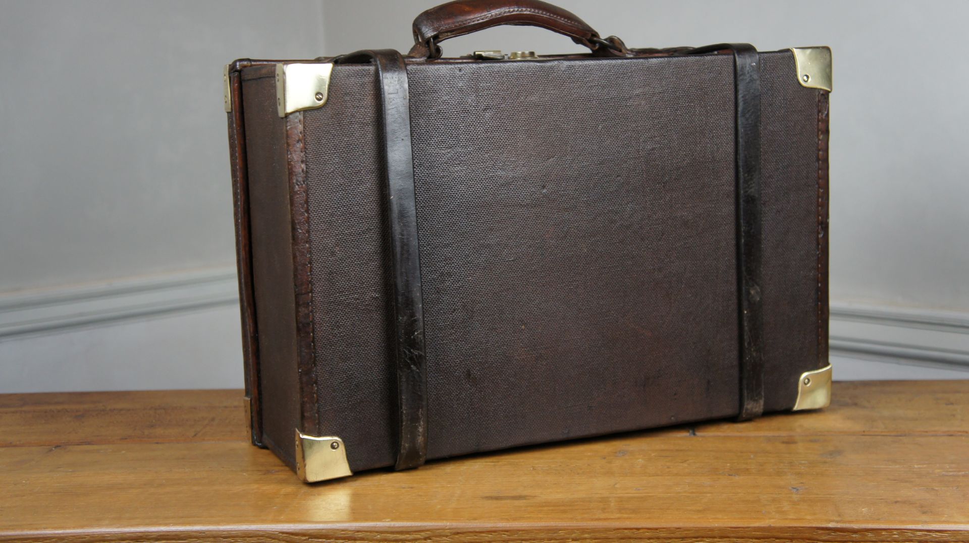 Canvas, Brass and Leather cartiage case - Image 8 of 8