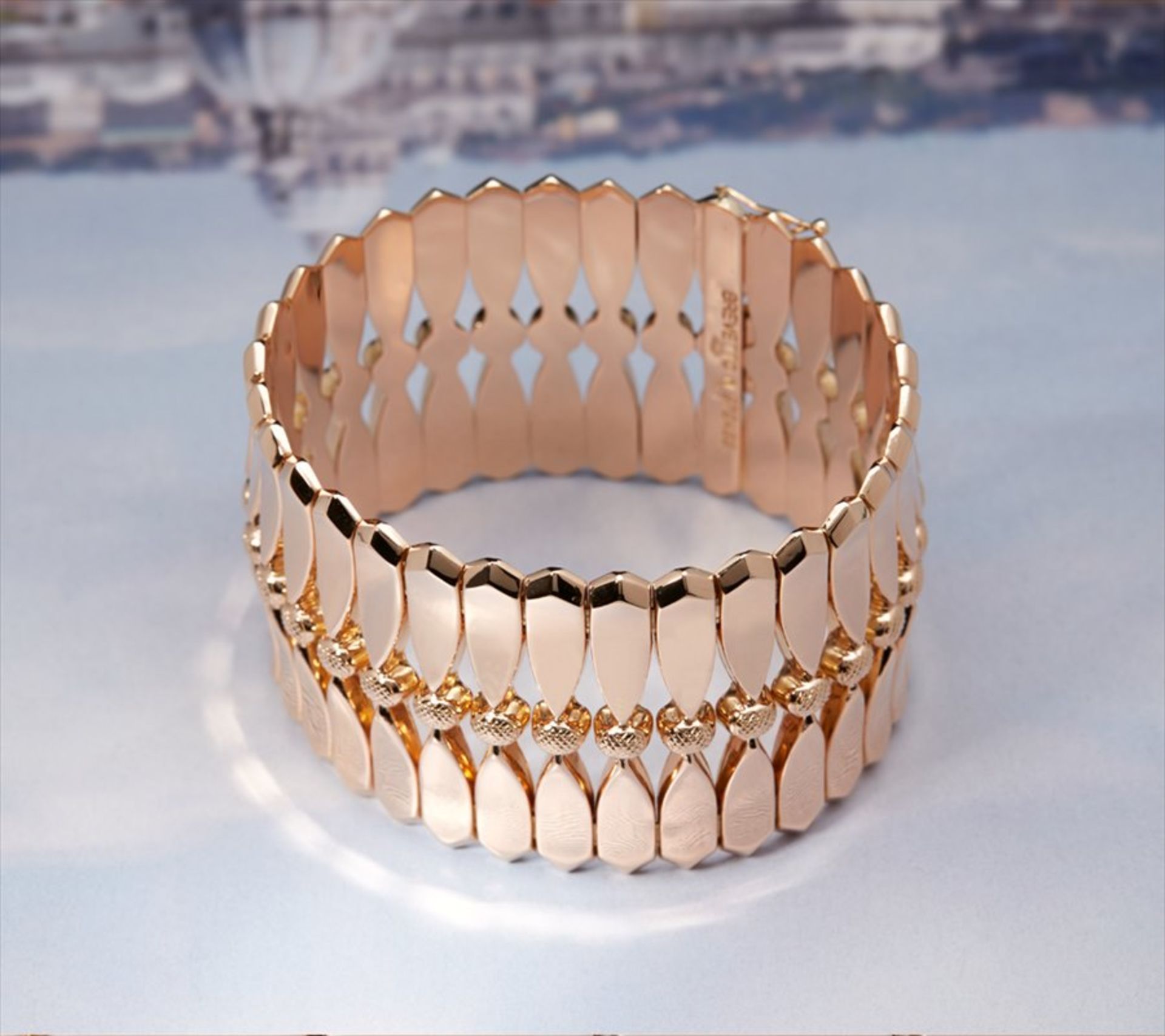 J253 Italian 18k Rose Gold Bangle - Image 5 of 5