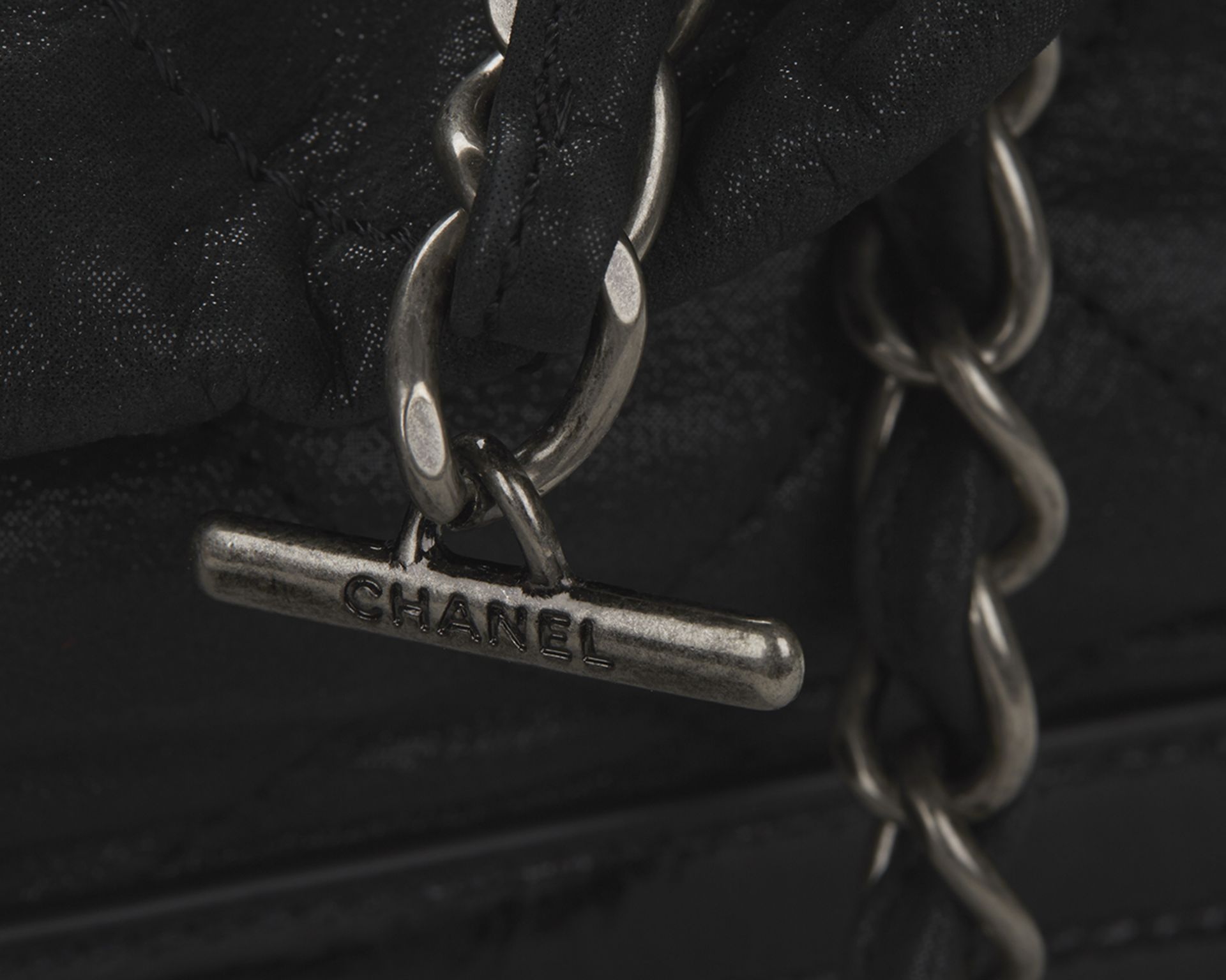 HB009 Chanel Large Charm Shoulder Tote - Image 13 of 18