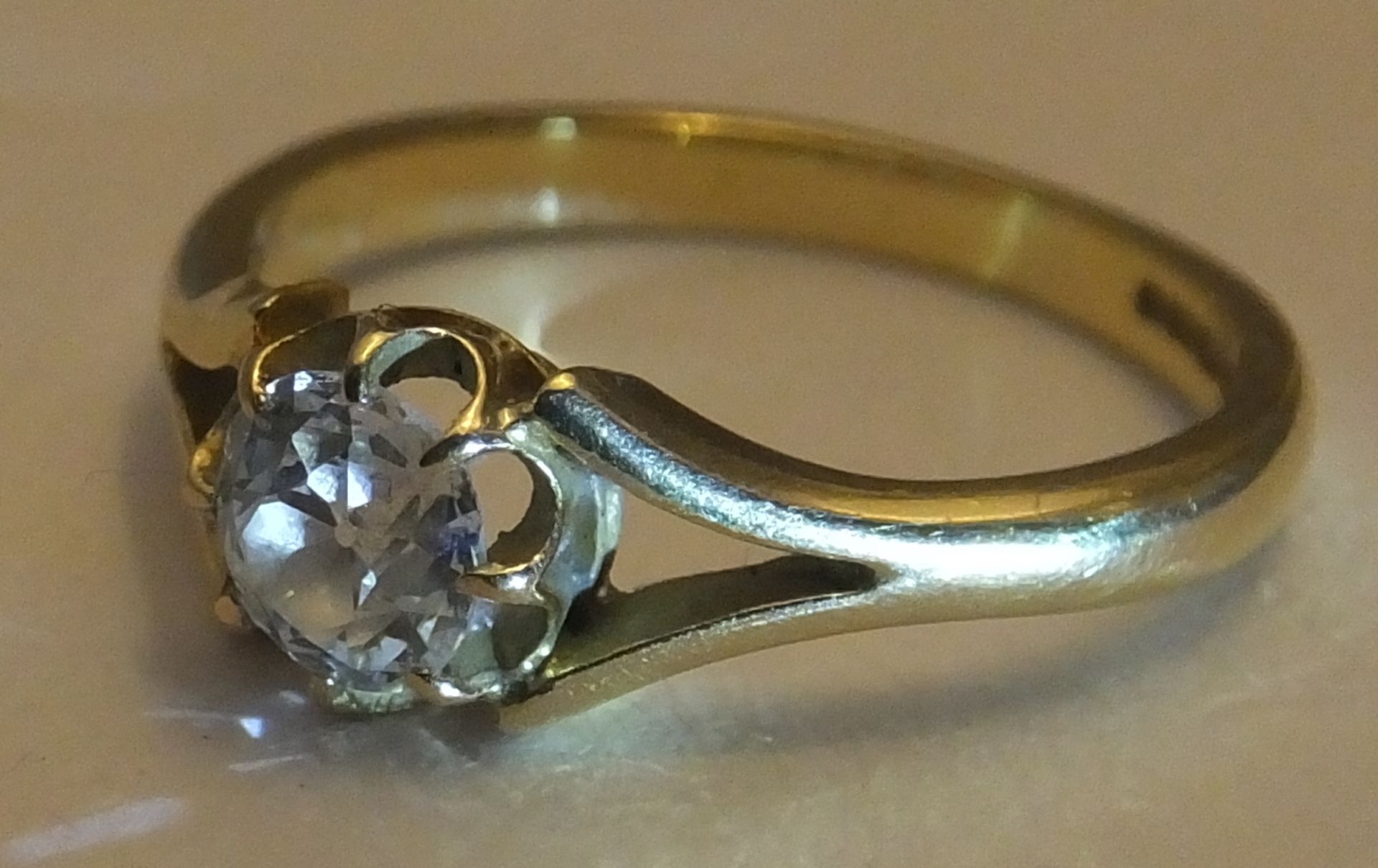 An 18ct Diamond Ring. Size K. An old mine cut diamond of around 0.33 carat this old mine cut ring - Image 3 of 3
