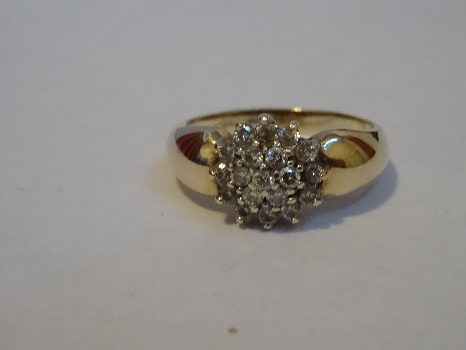 14 Carat Yellow Gold Diamond Cluster Ring. - Image 4 of 5