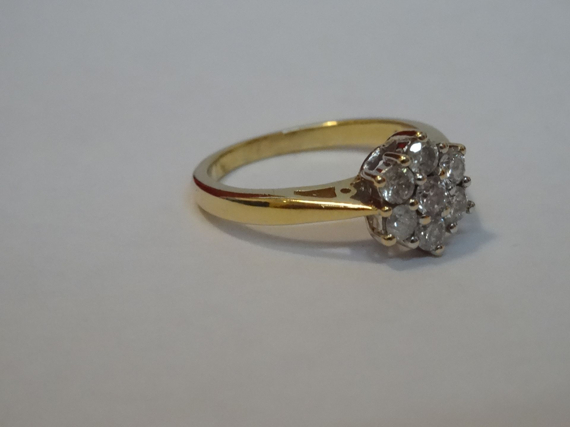 18 Carat Yellow & White Gold Ladies Diamond Cluster Ring Containing 0.5 Carats Diamonds. - Image 4 of 5