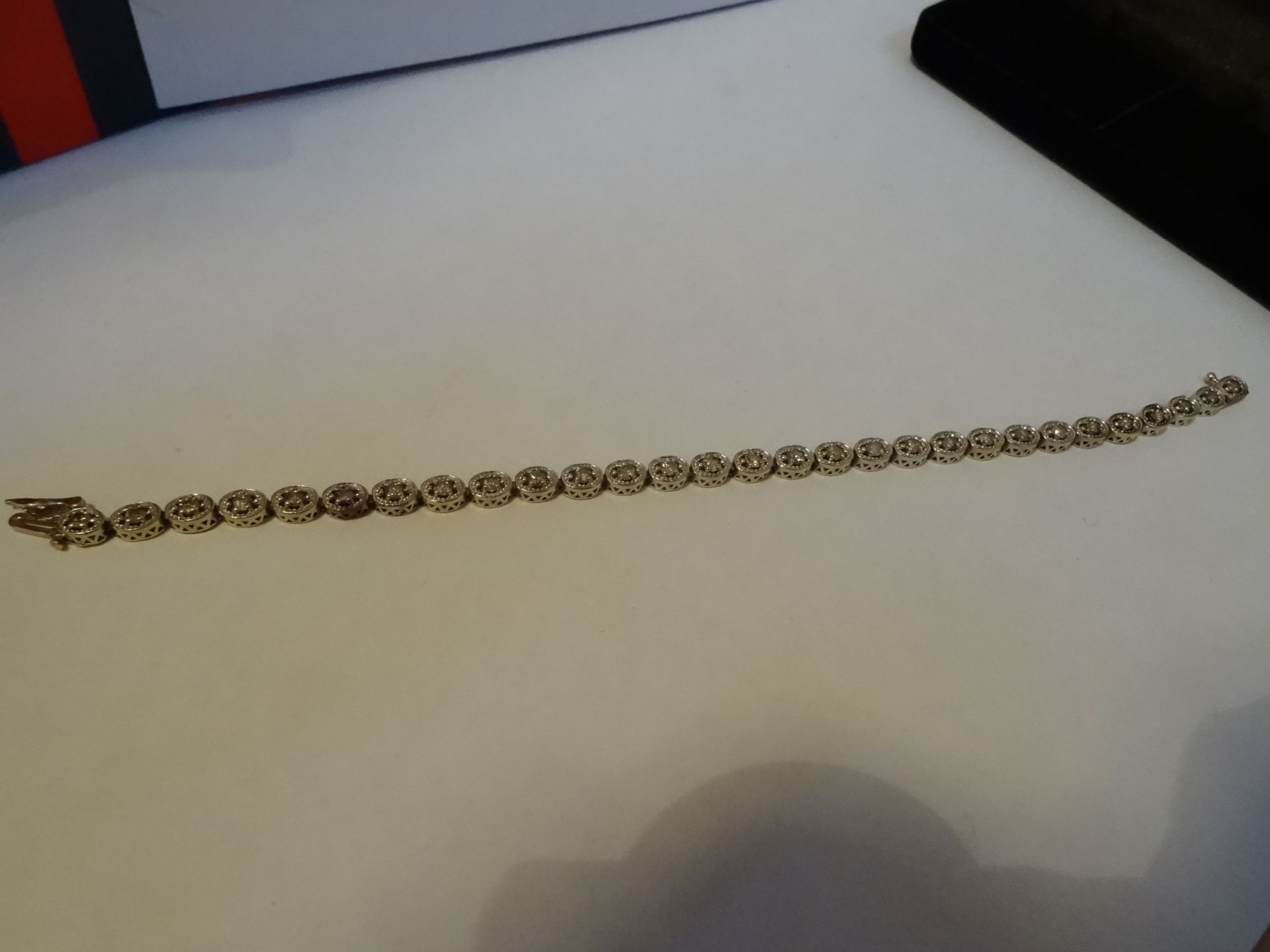9 Carat Yellow Gold 1.25 Carat High Quality Diamond Tennis Style Bracelet. - Image 4 of 5