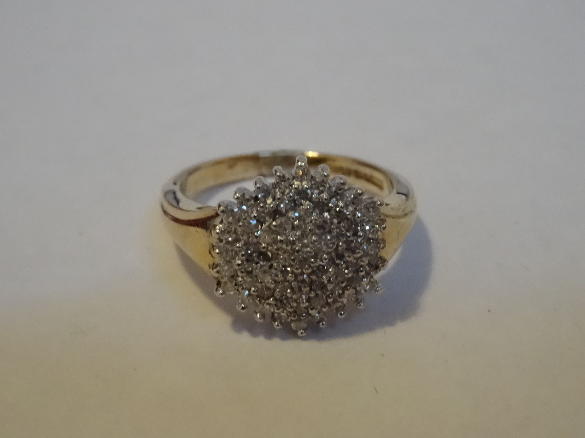 9 Carat Yellow Gold Diamond Cluster Ring. - Image 4 of 5