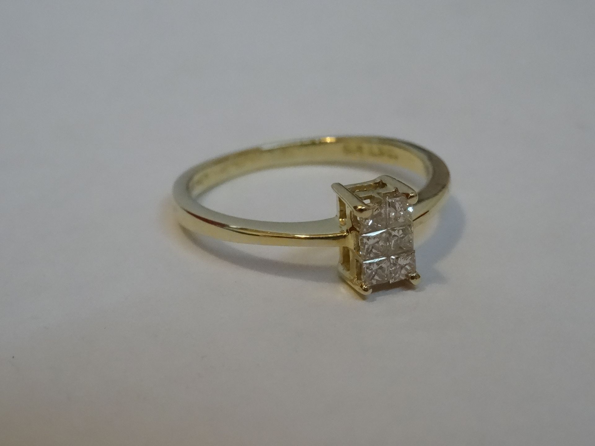 18 Carat Yellow Gold Diamond Ring. - Image 3 of 3