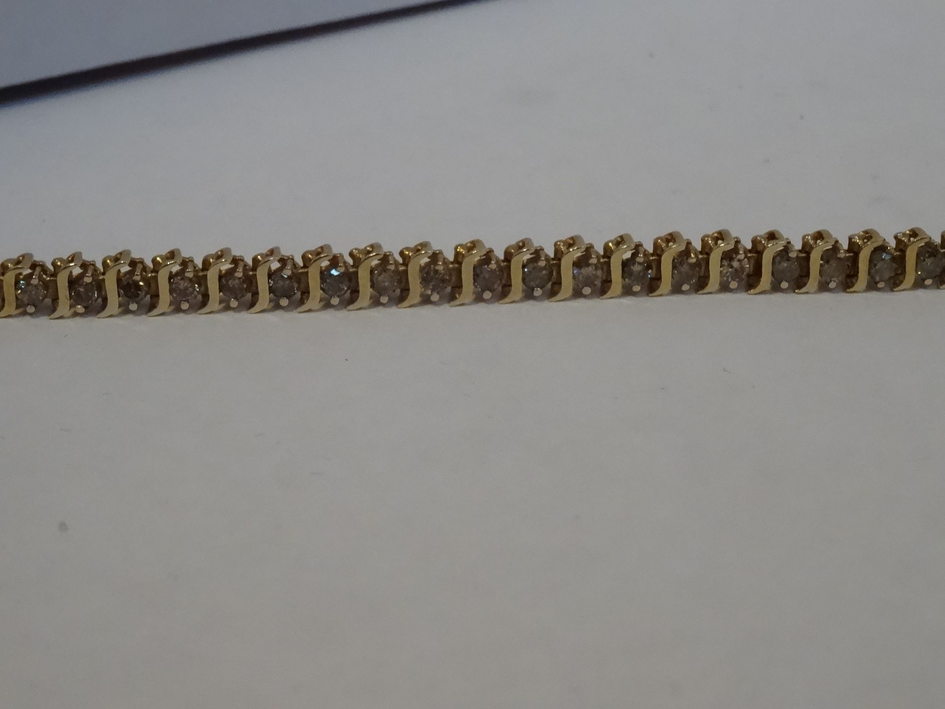 9 Carat Yellow Gold 1.75 Carat High Quality Diamond Tennis Style Bracelet. - Image 3 of 6