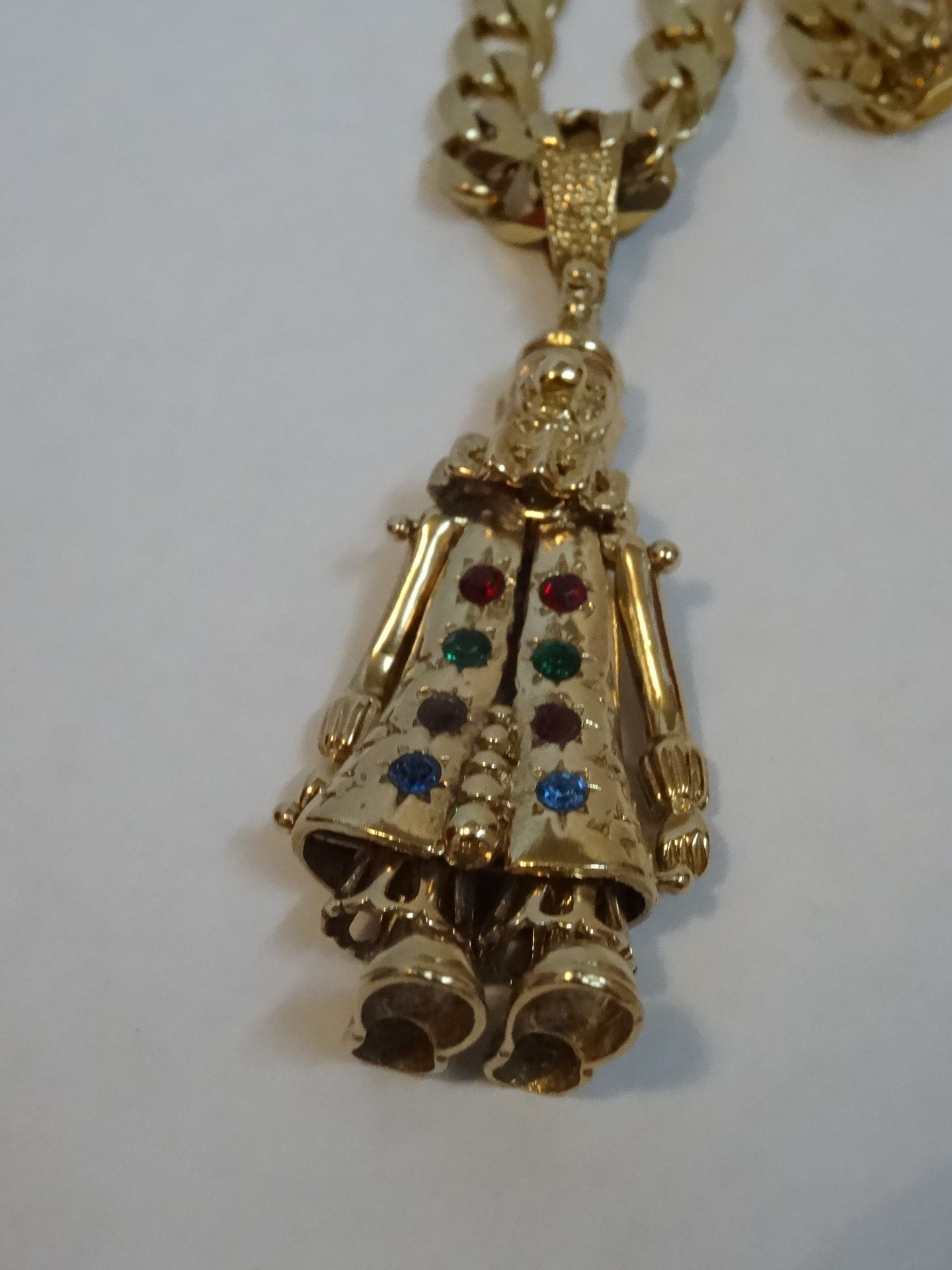 9 Carat Yellow Gold Curb Chain & Moveable Clown Pendant. - Image 2 of 6
