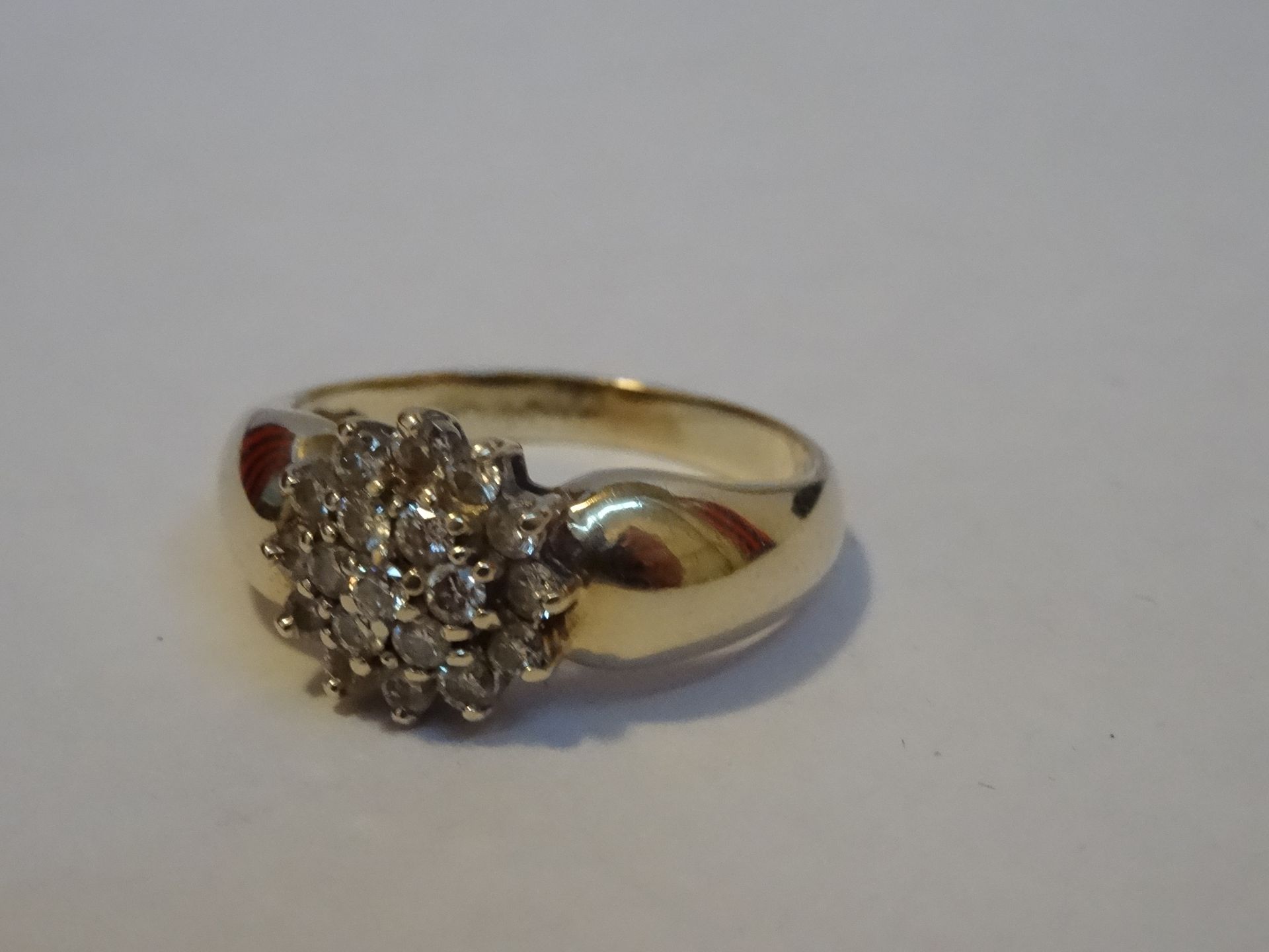 14 Carat Yellow Gold Diamond Cluster Ring. - Image 3 of 5