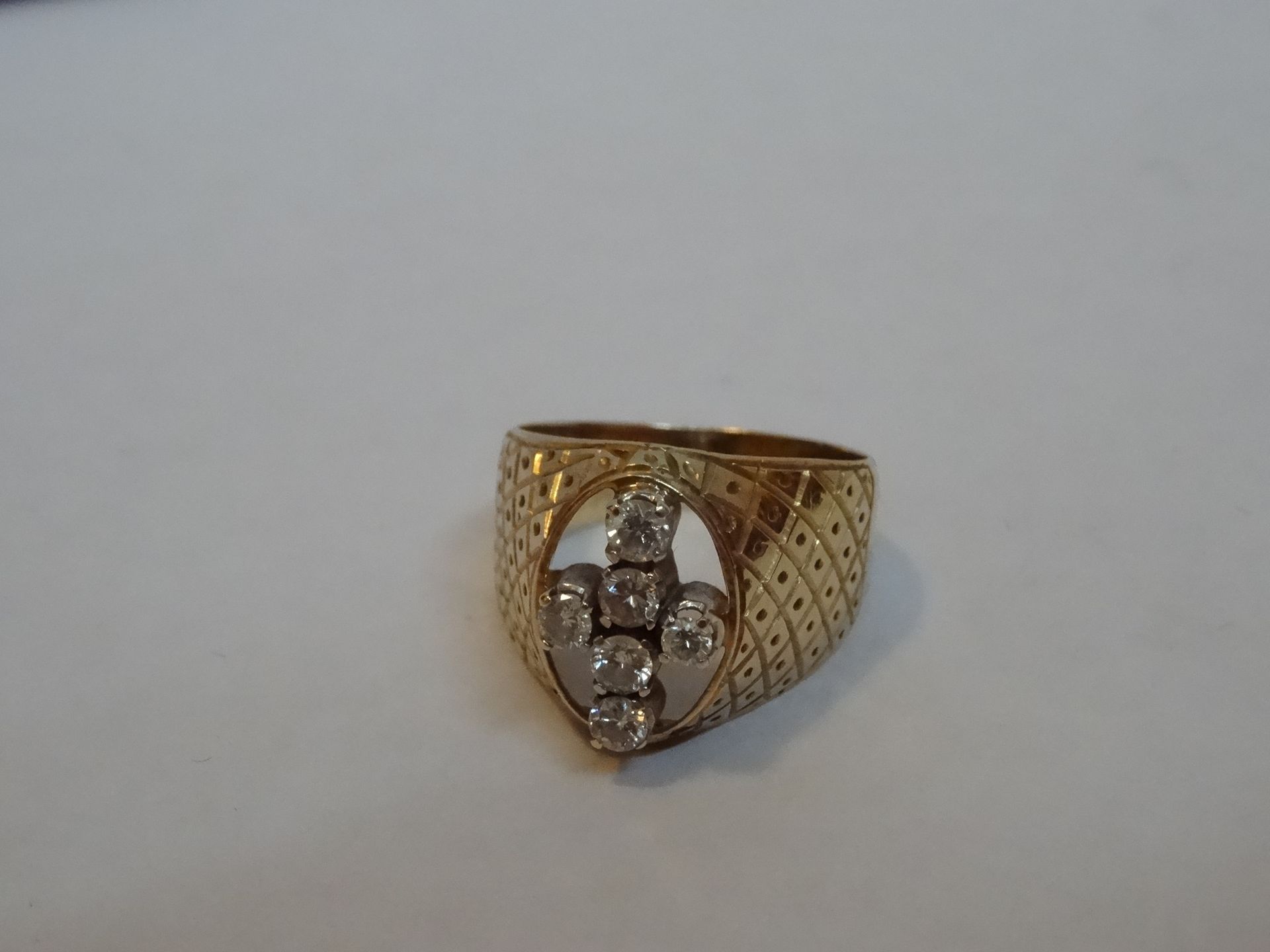9 Carat Yellow & White Gold Diamond Fancy Cross Design Ring. - Image 4 of 5