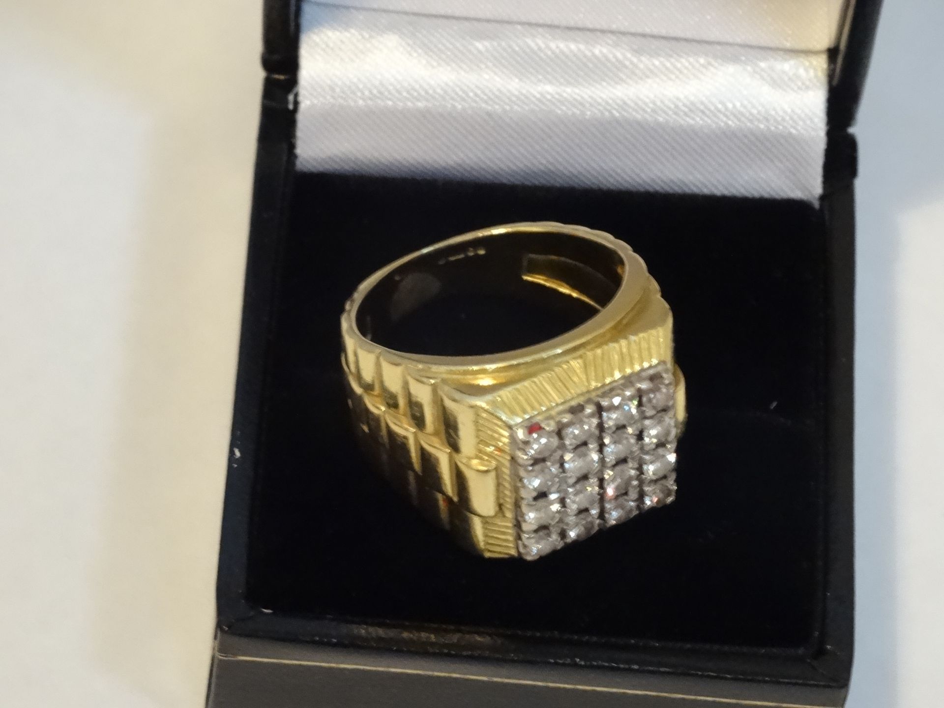 18 Carat Yellow & White Gold Gents Rolex Style Ring Containing 0.8 Carats Of Diamonds. - Image 2 of 6