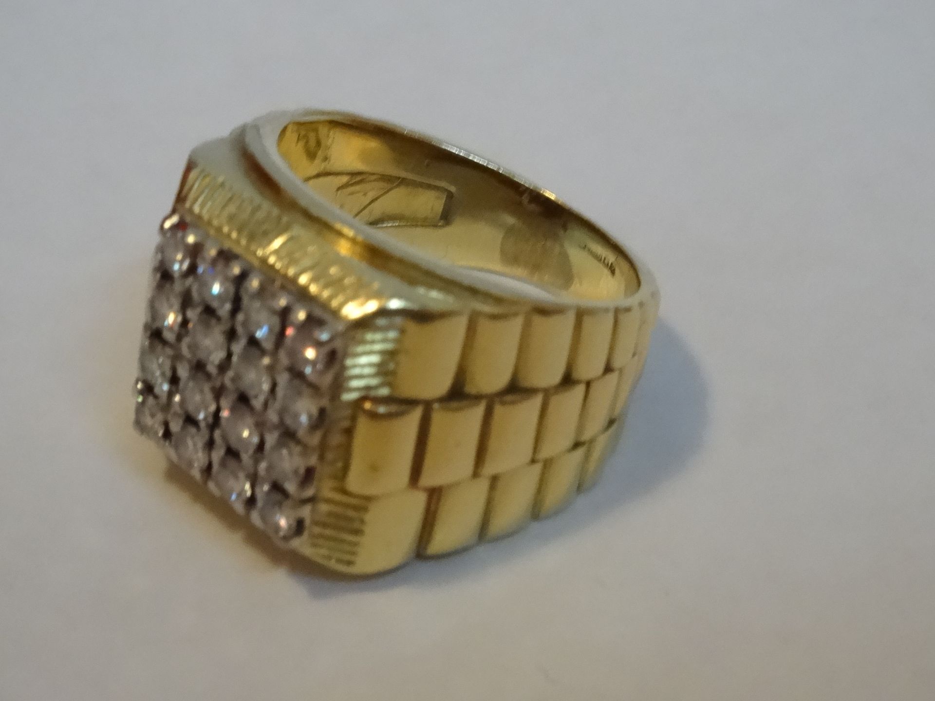 18 Carat Yellow & White Gold Gents Rolex Style Ring Containing 0.8 Carats Of Diamonds. - Image 6 of 6