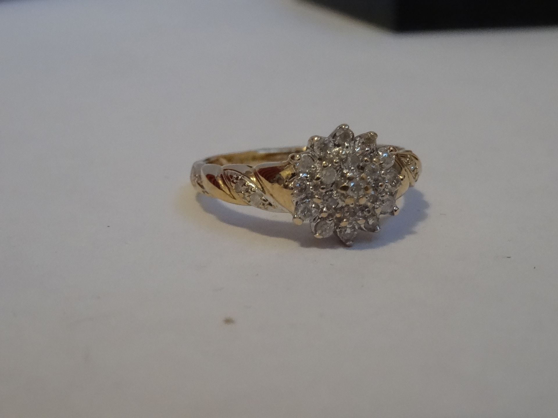 9 Carat Yellow Gold Diamond Cluster Ring. - Image 3 of 5