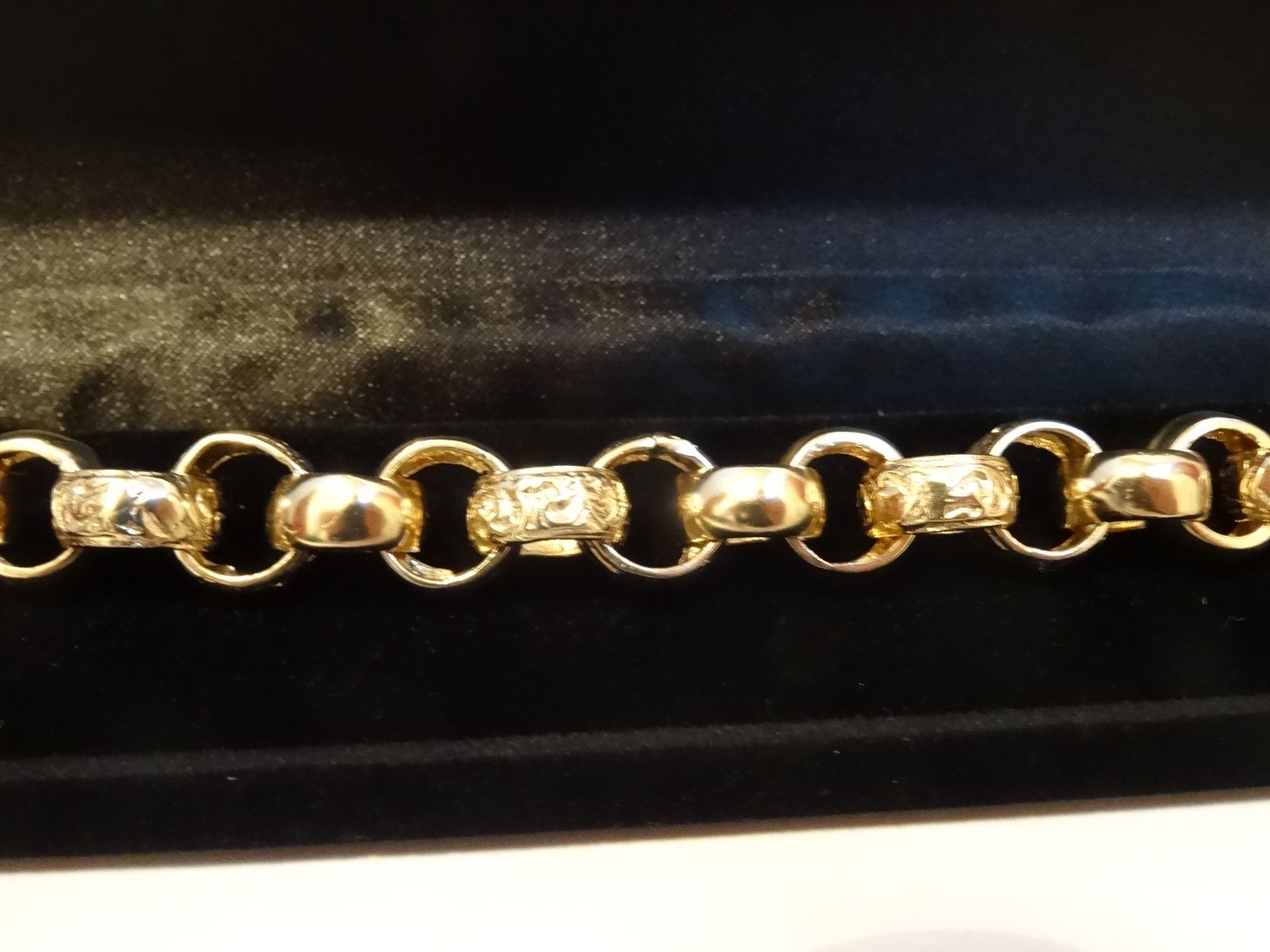 9 Carat Yellow Gold Chunky Belcher Bracelet. - Image 3 of 3