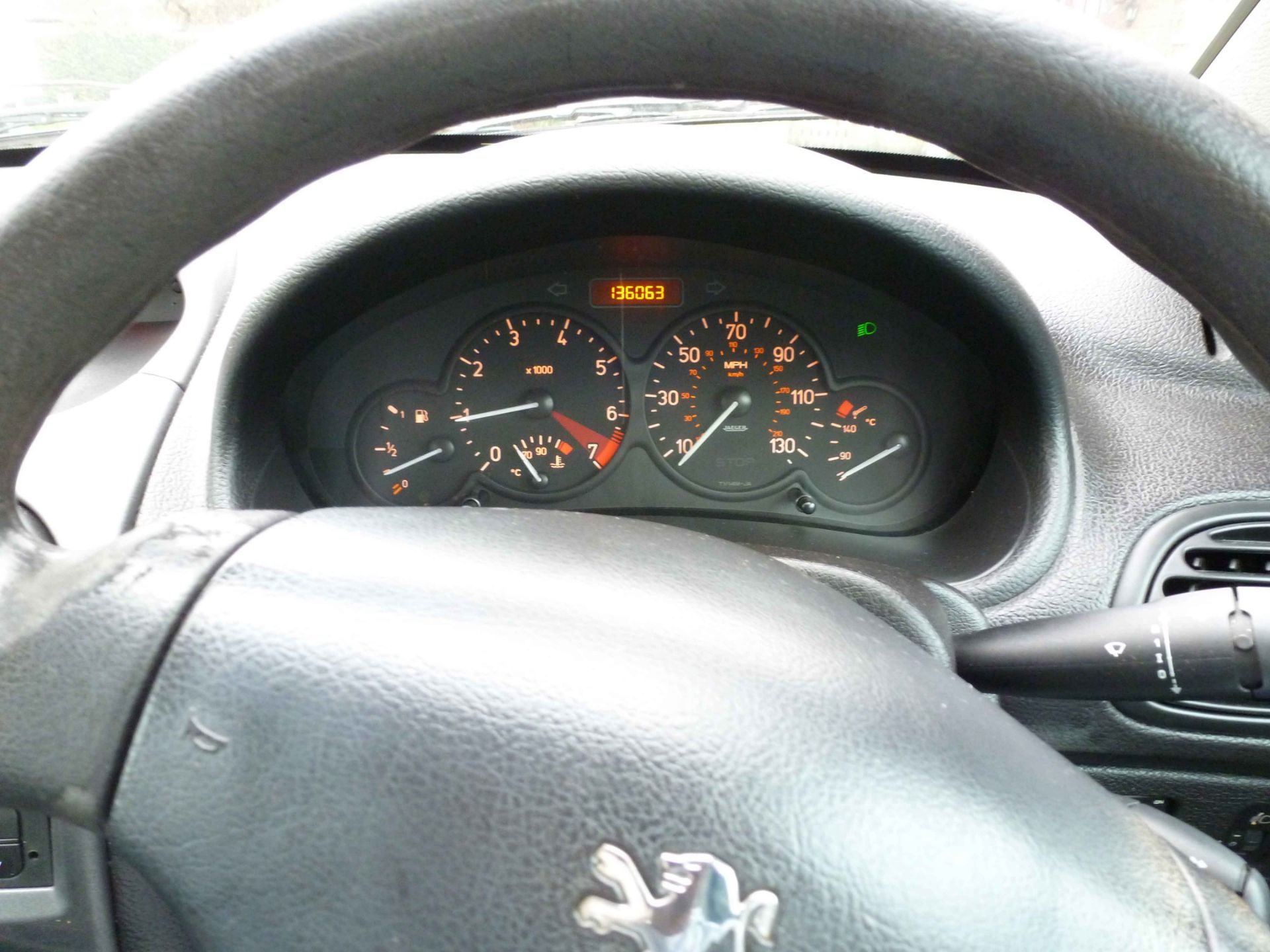 2003 (03) Peugeot 206 CC Convertable 1.6L Petrol Car Manual Gear Box 136K Miles. MOT March 2016 - Image 6 of 8