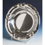 Runde Silberschale m. gewelltem Rand, Punze 800. Ø ca. 25 cm, ca. 343 Gramm.Mindestpreis: 100 EUR