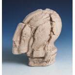 Linke, Eberhard (1937 Lauban/Schlesien), "Keilkopf 1986", Terracottaplastik. H. ca. 14 cm.