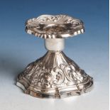 Kleiner Kerzenhalter im barocken Stil, Silber, Punze 925 Sterling. H. ca. 6,5 cm.Mindestpreis: 20