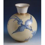 Rosenthal, Vase, blaues Dekor Paradiesvogel m. Blütenzweigen, gold-beige glasiert,