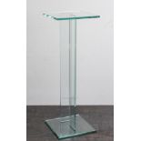 Ziersäule, Klarglas, moderne Form, H. ca. 71 cm. Abschl.Mindestpreis: 30 EUR
