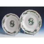 Zwei versch. gr. Teller, Meissen, Schwertermarke, Dekor: Grüner Drache m. Gold.Mindestpreis: 50 EUR