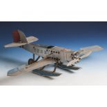 Flugzeugmodell, Wasserflugzeug, Herst. Dux, Bausatz aus Blech, 1930/40er Jahre (nichtkomplett).