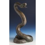 Bronzeplastik in Form einer sich aufbäumenden Schlange, wohl um 1900. H. ca. 42 cm.Mindestpreis: 100