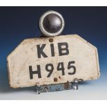 Nummernschild m. Rücklicht, wohl 1930er Jahre, "KIB - H - 945".Mindestpreis: 30 EUR