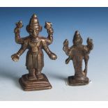 Zwei Bronze-Miniaturen, Nord-Indien, wohl um 1900, Shiva, stehend, in den Händen mitseinen