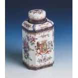 Teedose, China, wohl 18. Jahrhundert, für den Export, oktagonal, mit polychromer, floralerEmail-