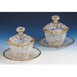 Paar Bonbonieren, wohl Böhmen 2. Hälfte 19. Jahrhundert, farbloses, facettiertesKristallglas.