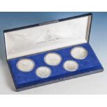 Set Olympia Moskau 1980, mit 5 Silbermünzen, 3 x 10 Rubel, 2 x 5 Rubel.Mindestpreis: 50 EUR