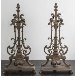 Zwei Kaminböcke, Bronzeguss, Historismus. H. je ca. 75 cm.Mindestpreis: 100 EUR