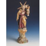 Holzschnitzarbeit, Maria mit dem Jesusknaben, auf Sockel stehend, wohl Alpenl. 18. Jahrh.,org.