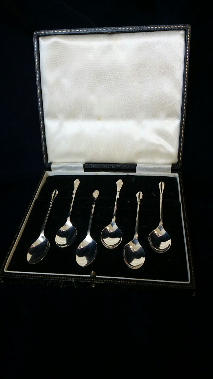 Boxed hallmarked silver spoons Birmingham 1957/1958