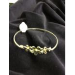 Silver bangle with daisy