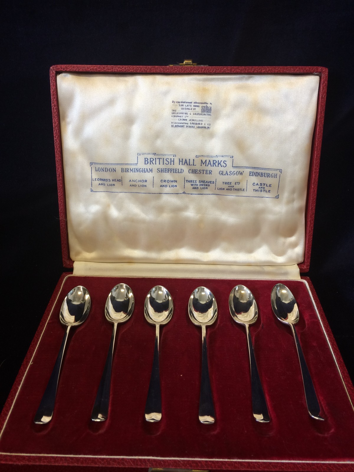 Boxed set of \British Hallmarked six teaspoons 1953/54 (77 grms)