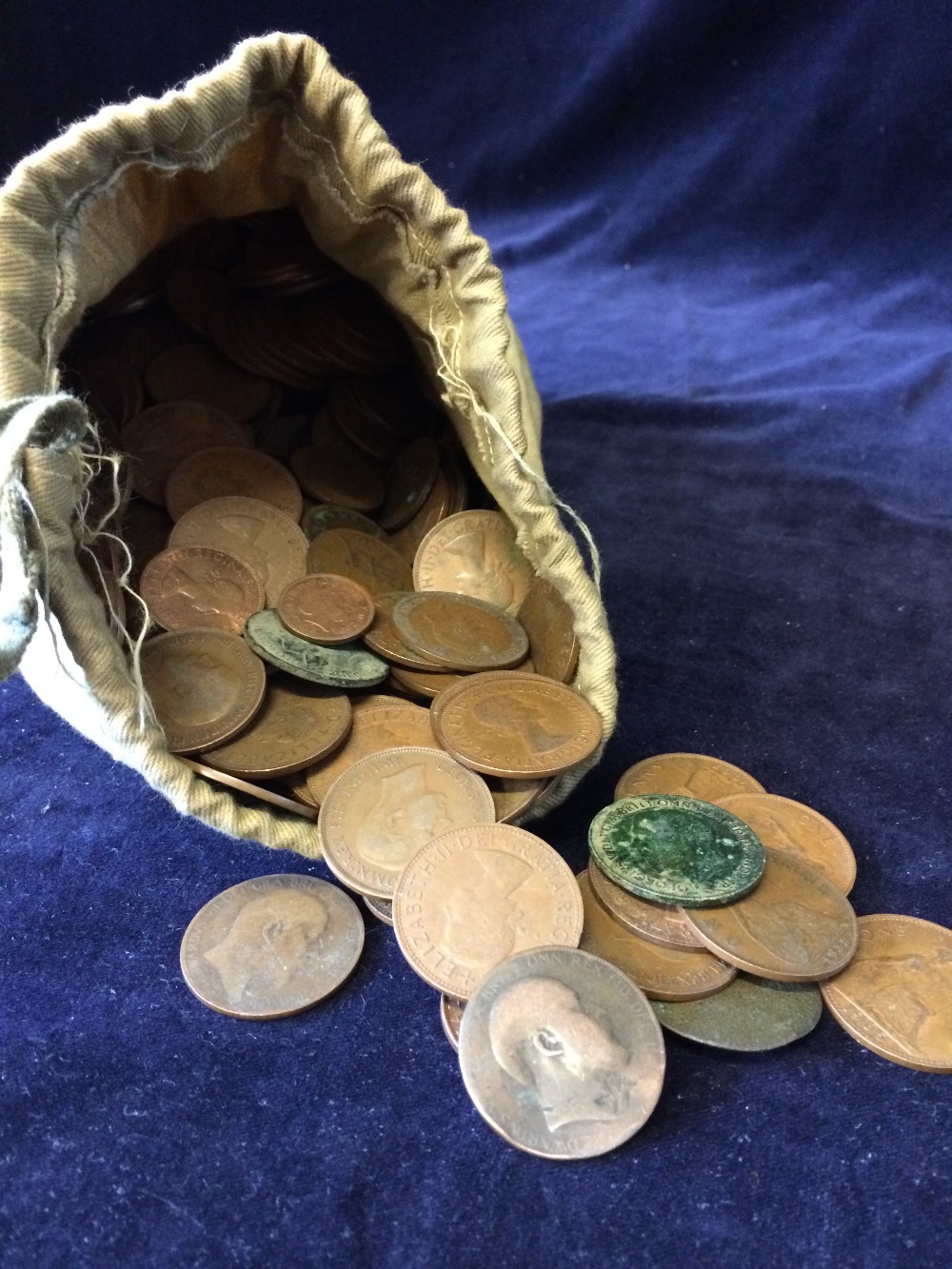 Large quantity of old pennies Victoria to Elizabeth (Six Kilo Bag)