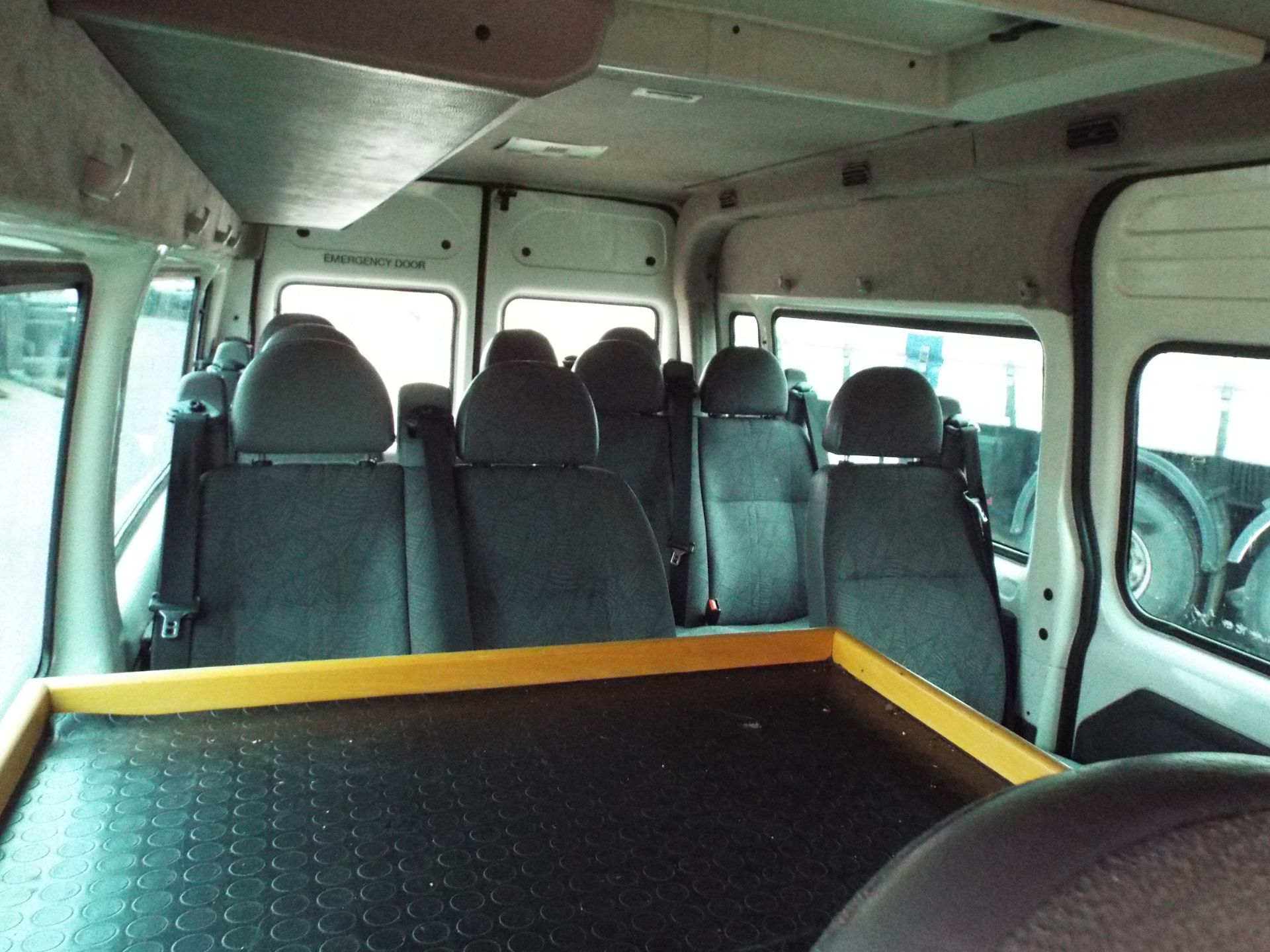 Ford Transit 11 Seat Minibus - Image 13 of 20
