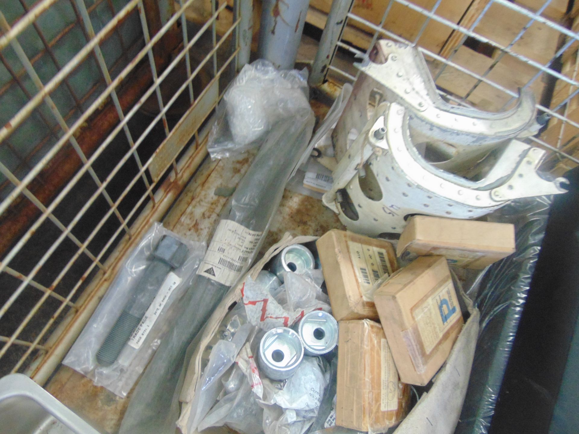 Mixed Stillage of Land Rover Parts - Image 9 of 11