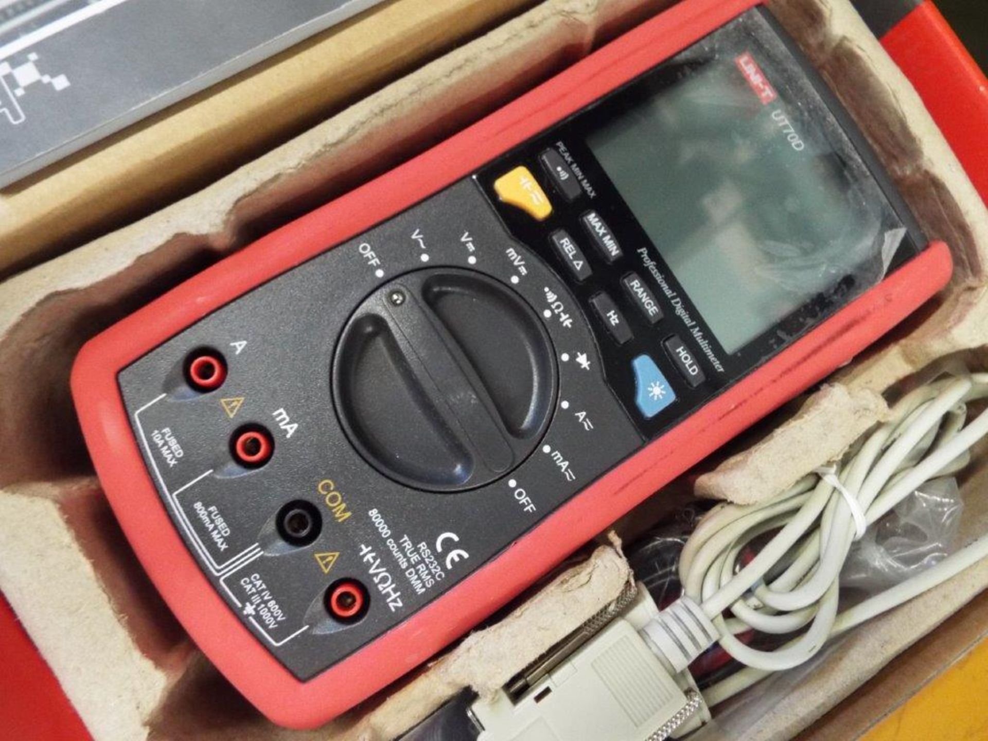 Uni-T UT70 Digital LCD MultiMeter - Image 2 of 7