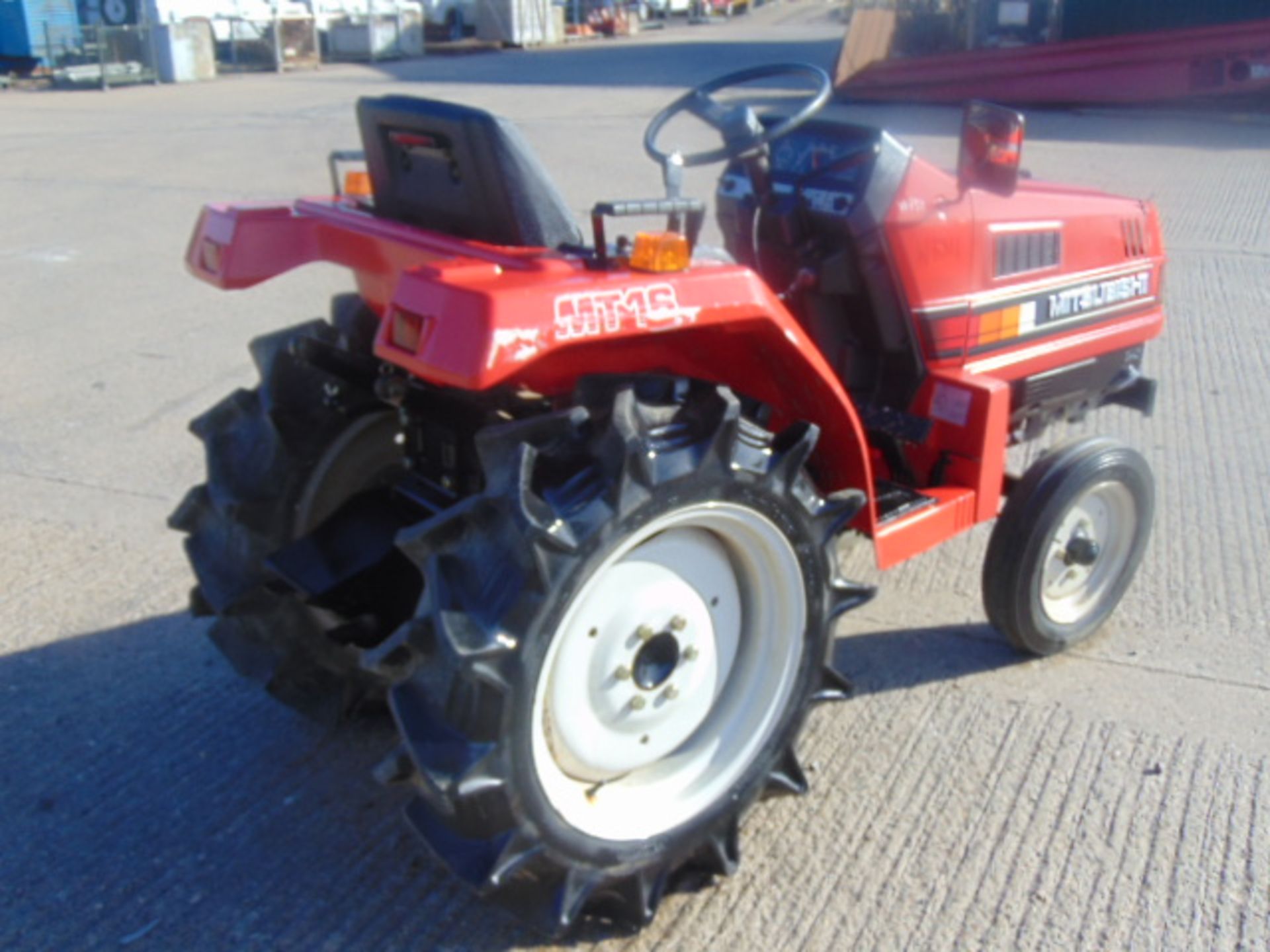 Mitsubishi MT16 Compact Tractor 400 hours only - Image 7 of 18