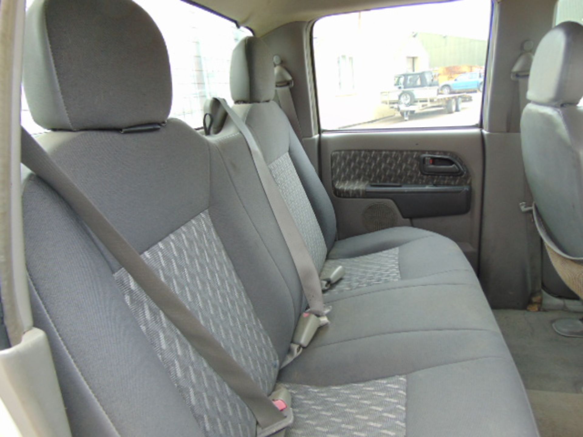 Isuzu D-Max Double Cab 3.0 Diesel 4 x 4 Pickup - Image 15 of 18