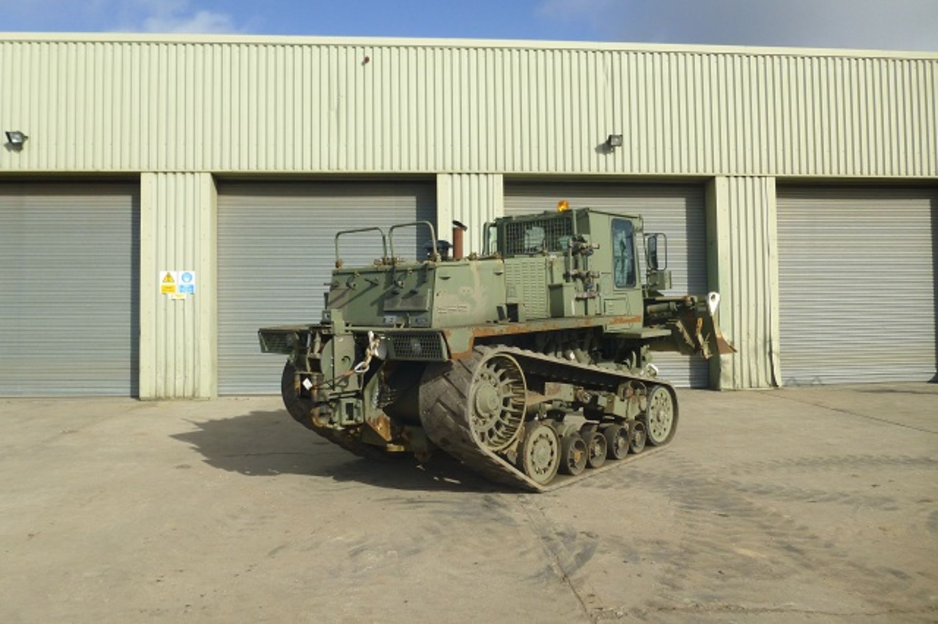 Caterpillar D.E.U.C.E. Deployable Universal Combat Earthmover - Bild 7 aus 19