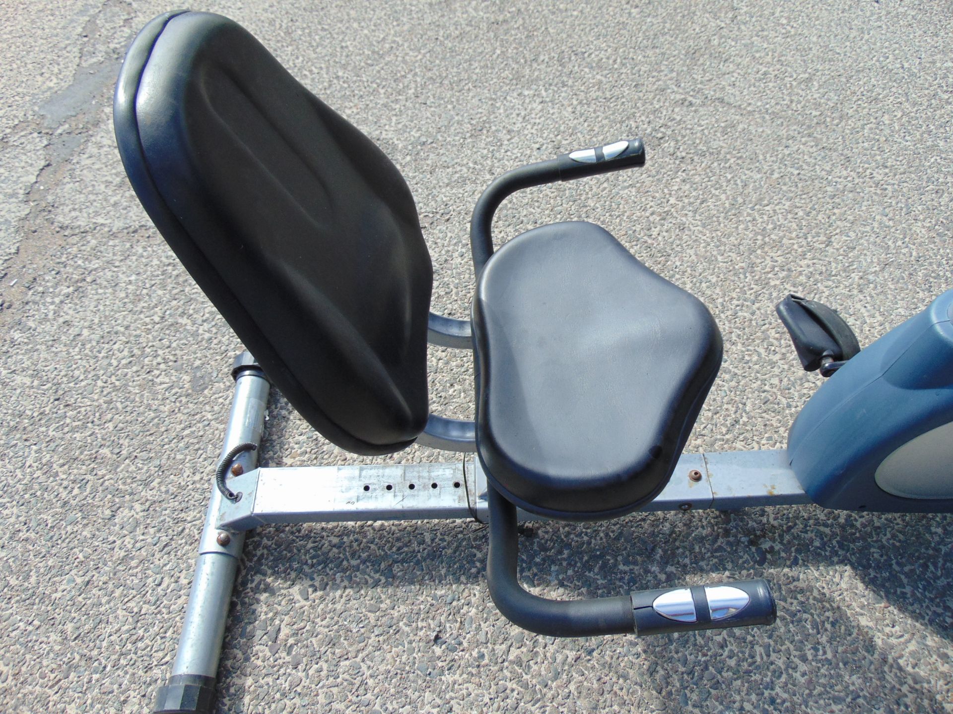 Carl Lewis EMR17 Magnetic Recumbent Exercise Bike - Image 5 of 9