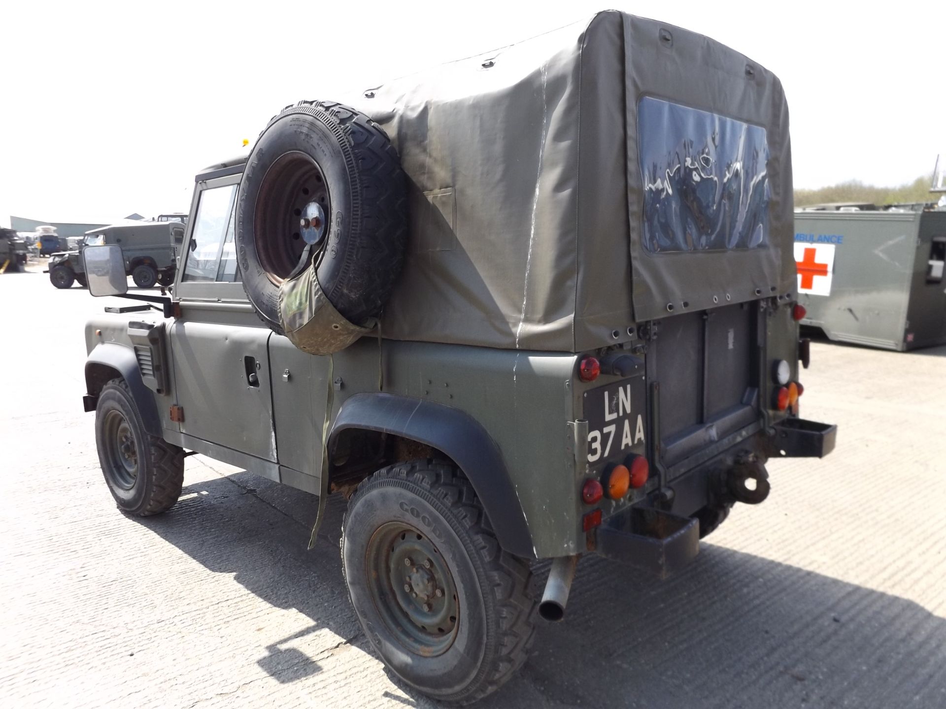 Land Rover Wolf 90 Soft Top - Image 8 of 20