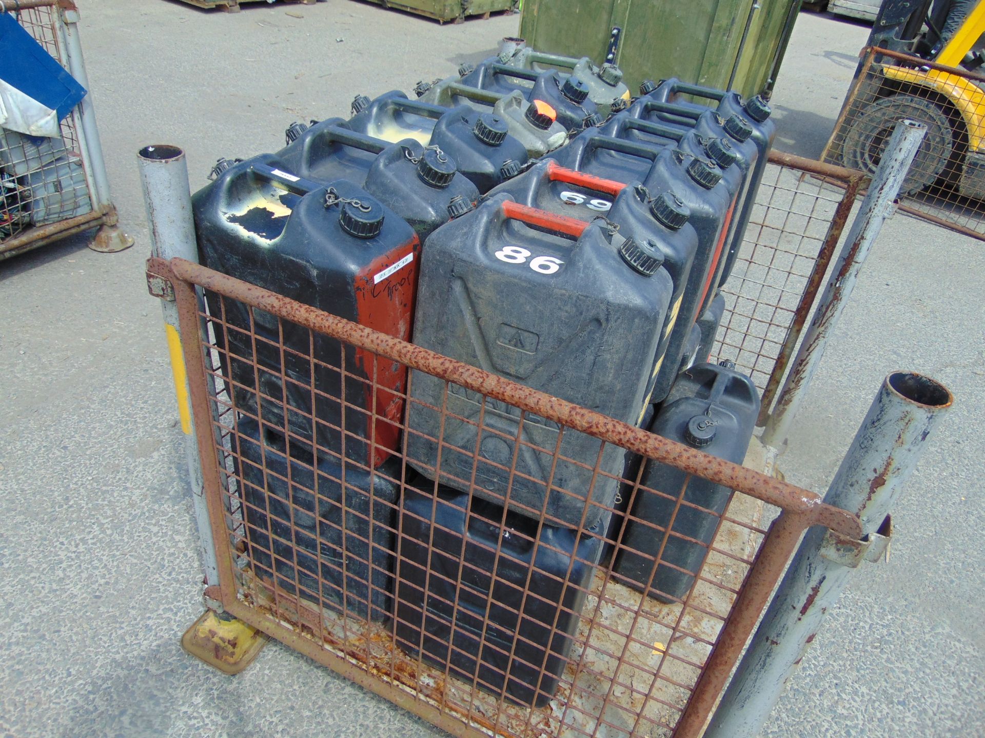 25 x 5 Gallon Water Containers - Image 2 of 5